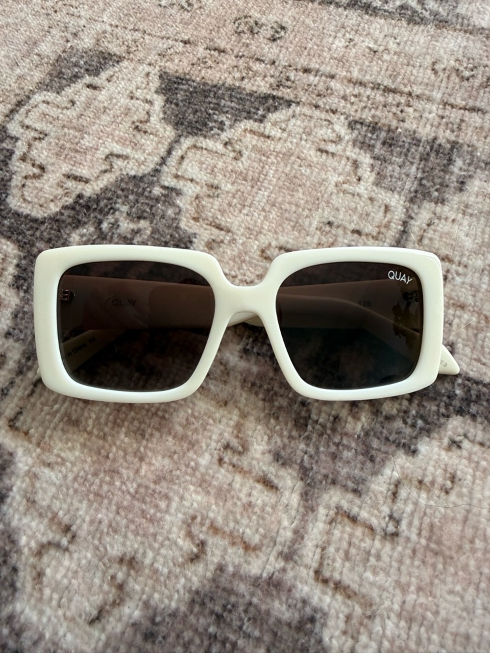 Quay Total Vibe Mini Sunglasses Polarized